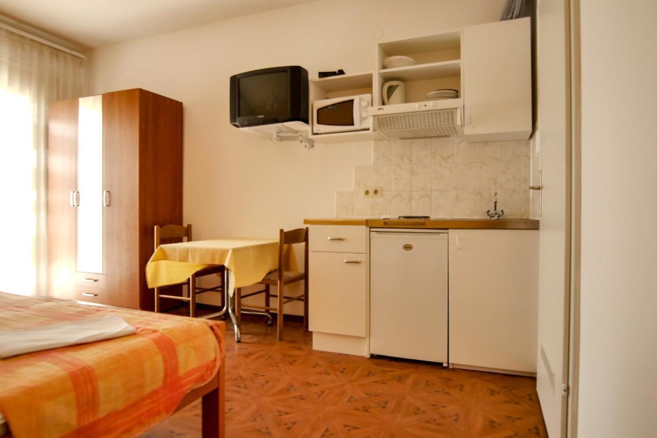 Apartments Babaja Omiš Екстериор снимка
