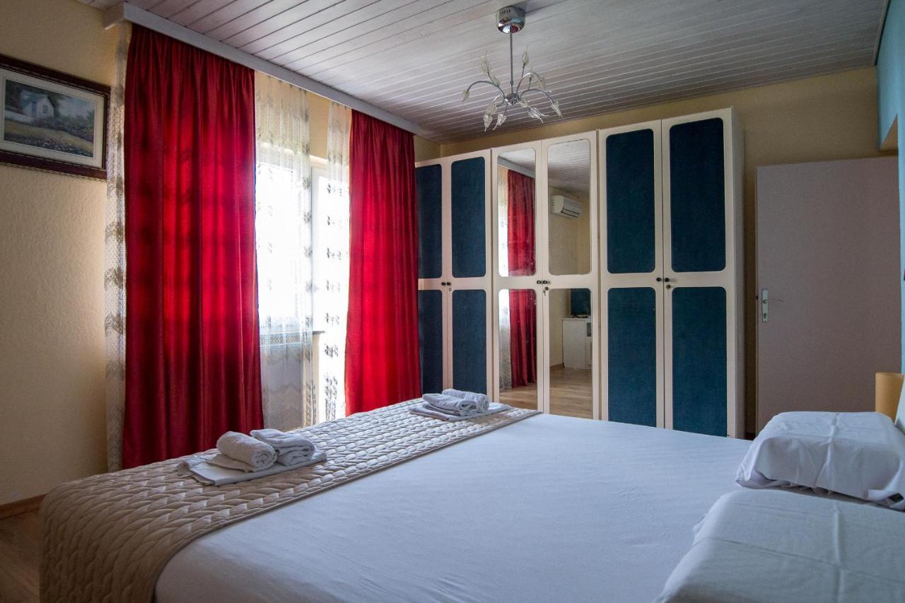 Apartments Babaja Omiš Екстериор снимка