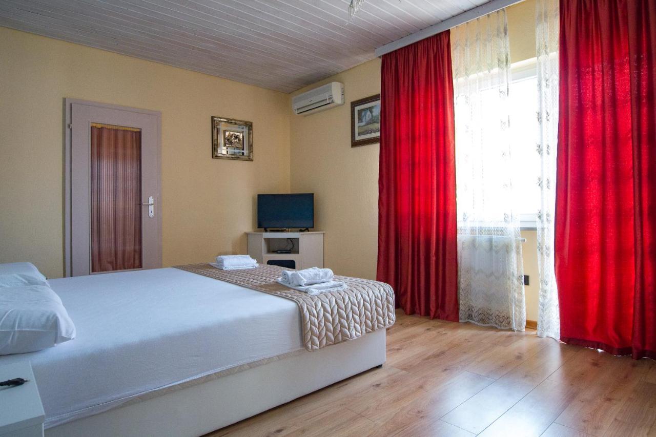 Apartments Babaja Omiš Екстериор снимка