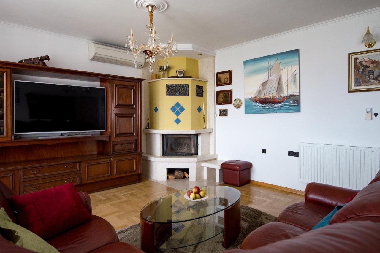Apartments Babaja Omiš Екстериор снимка